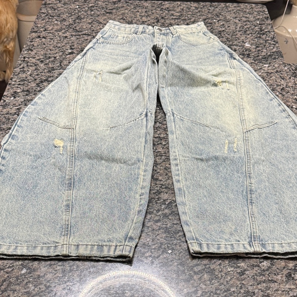 Whoowap wide leg distressed light wash Jeans in Light Blue NWT 26 - Picture 13 of 15